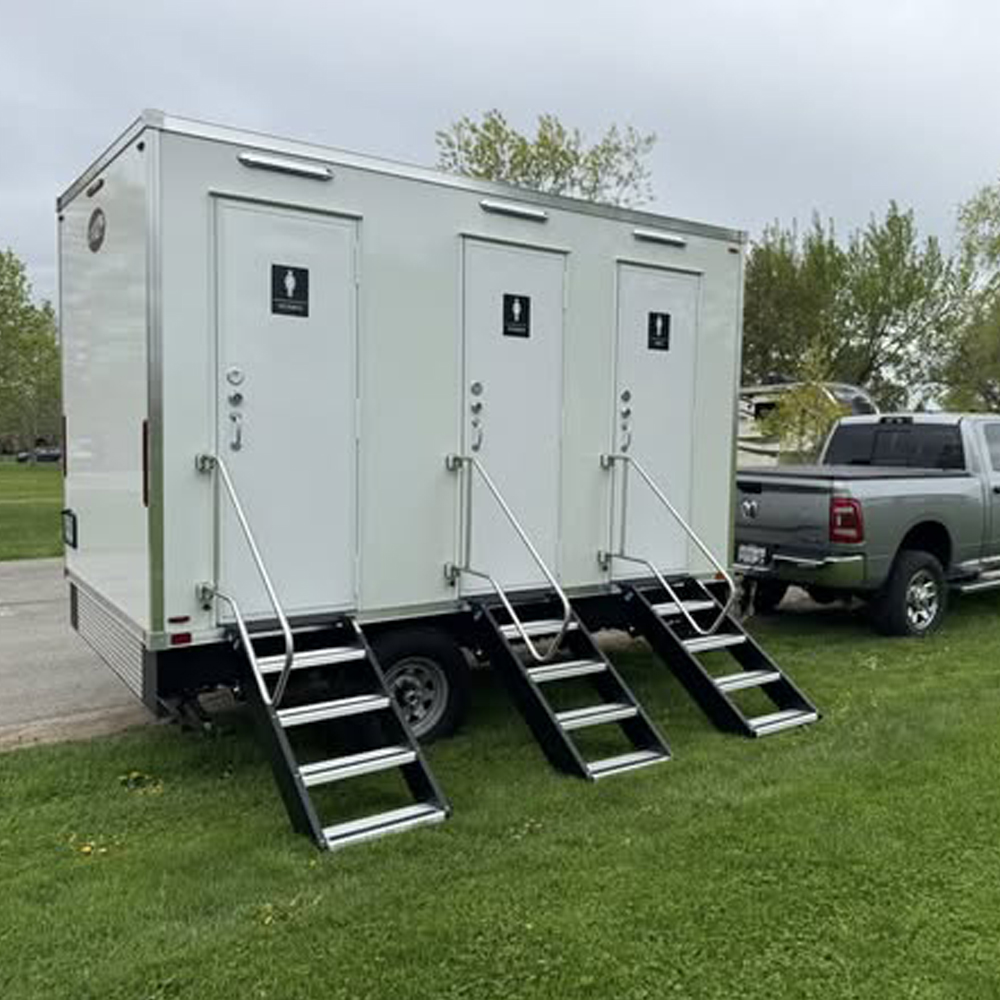 Outdoor 3-Rooms Mobile Toilet  - Outdoor Camping Trailer 评论和价格